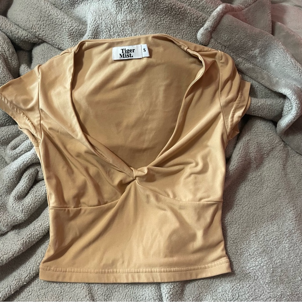 Twist front top